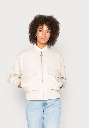 SHORT THERMORE PADDED PATCH POCKETS ZIP - Giubbotto Bomber - bayshore beige