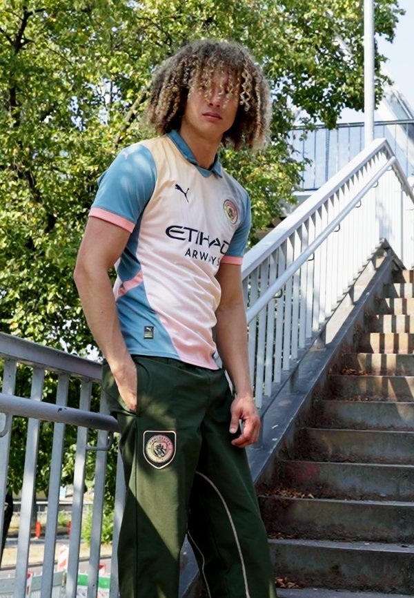 MANCHESTER CITY FOURTH REPLICA  - Club wear3