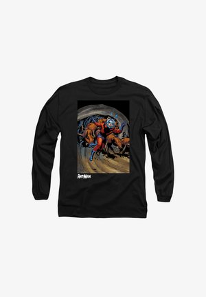 Schwarzes Langarmshirt mit Grafikdesign von Ant-Man, umgeben von großen Ameisen, das lebendige Farben und dynamische Aktionen zeigt.