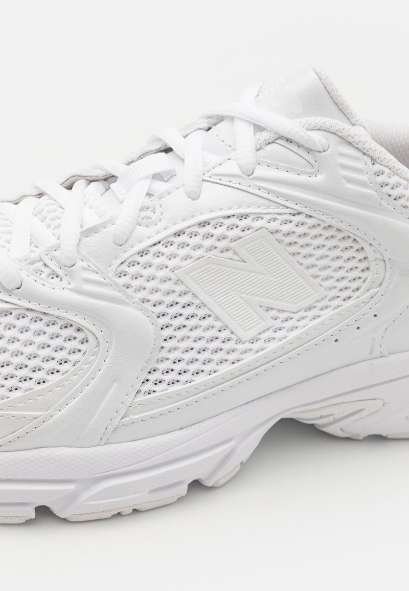 New Balance MR530 UNISEX - Sneaker low - white/weiß - Zalando.de