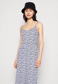 Even&Odd Vestido comprido - lilac/black