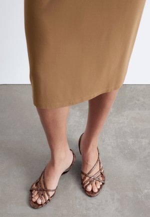 & OTHER STORIES, Sandales - brown snake print