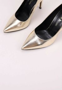 LIMMA NATTIER - Escarpins - oro