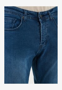 Atlasīts, light blue