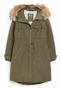Olivově zelená parka s kapucí lemovanou kožešinou, předním zipem a elastickým stahováním v pase. Má dvě přední kapsy a nastavitelné manžety. Hladká textura.