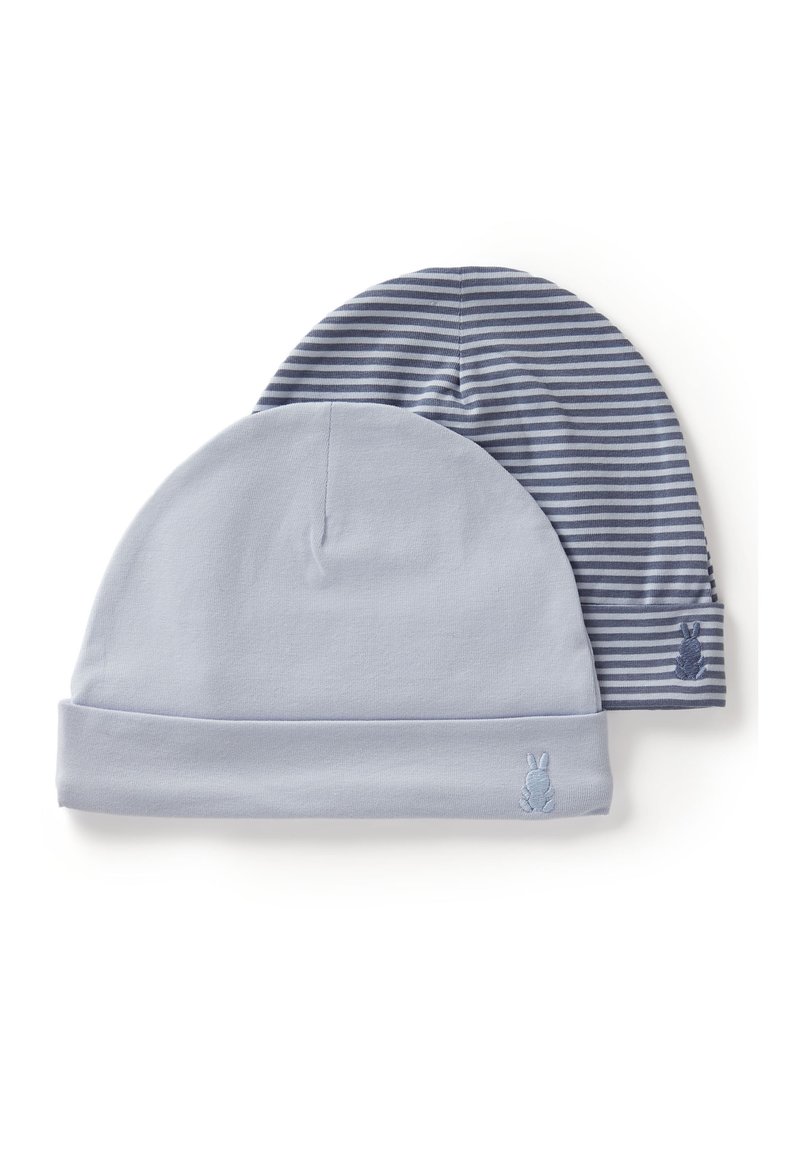 Dvě čepice: jedna světle modrá jednobarevná, druhá tmavě modrá s bílými pruhy, obě s malými vyšívanými motivy králíčků. Měkká bavlněná látka.