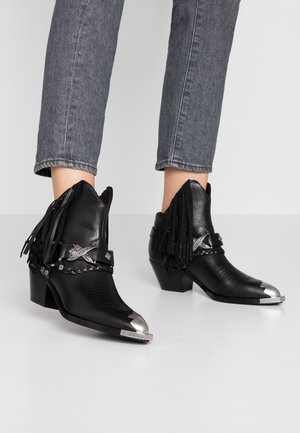 Botines camperos - black