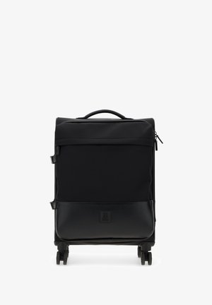 - Walizka na kółkach