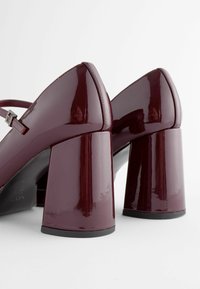 Next WIDE FIT - Scarpe con plateau - wine