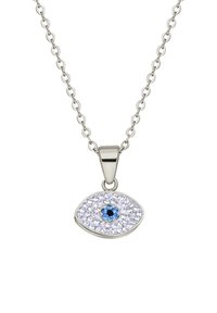 Collar de cadena de plata con un colgante en forma de ojo, que presenta una piedra azul en el centro rodeada de cristales claros y brillantes.