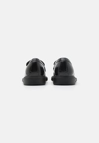 BOSS LARRY - Zapatos sin cordones - black