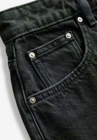Unselected, black