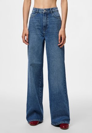 Pieces PCSELMA  - Wide leg - medium blue denim