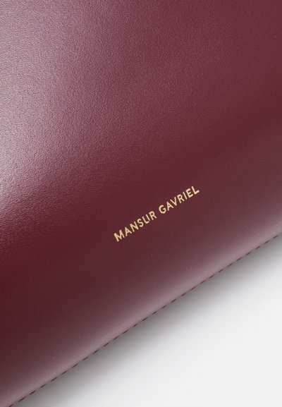 Mansur Gavriel GAIA SHOULDER BAG - Käekott - claret