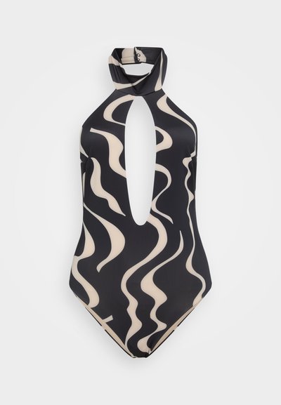 Costume da bagno nero con collare alto e apertura a forma di chiave, caratterizzato da un motivo a onde beige; tessuto liscio con un design aderente.