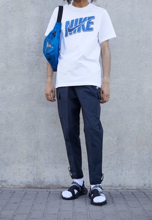 T-shirt print - white