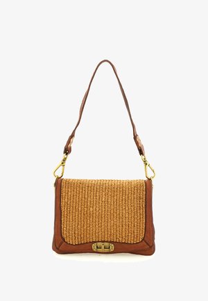 Borsa a tracolla in paglia intrecciata con dettagli in pelle marrone, forma rettangolare, tracolla regolabile e chiusura dorata sul davanti.