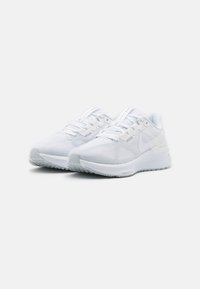 Nike Performance STRUCTURE 25 - Laufschuh Straße - white/pure platinum