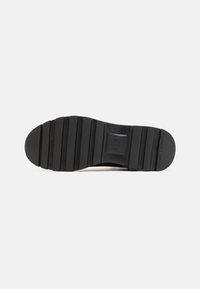 Armani Exchange DESERT - Botki sznurowane