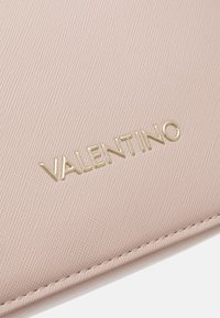 Valentino Bags Geantă crossbody - cipria