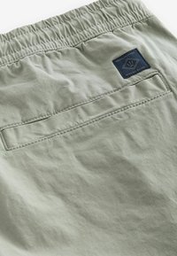 Next STRETCH UTILITY REGULAR TAPERED - Pantaloni cargo - sage green