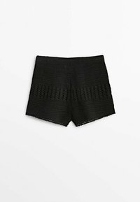 Shorts en crochet noir avec un design texturé, présentant un ourlet en dents de scie et une bande centrale à motifs. Matériau léger et respirant.