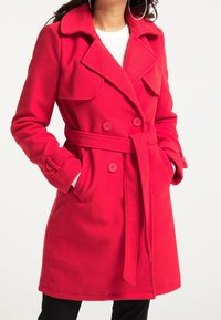 faina Trenssi - red