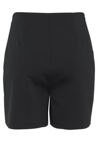 Schwarze Shorts aus glattem Stoff, mit hohem Bund, klaren Linien und ohne sichtbare Hardware oder Muster. Einfaches und minimalistisches Design.