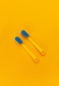 Curaprox CS 5460 REFILL FOR TRAVEL SET - Accessoires et soins dentaire - yellow