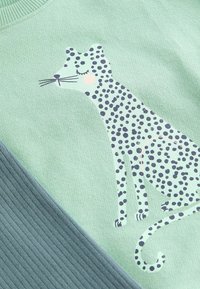 Next SET - REGULAR FIT - Leggings - Byxor - green leopard character