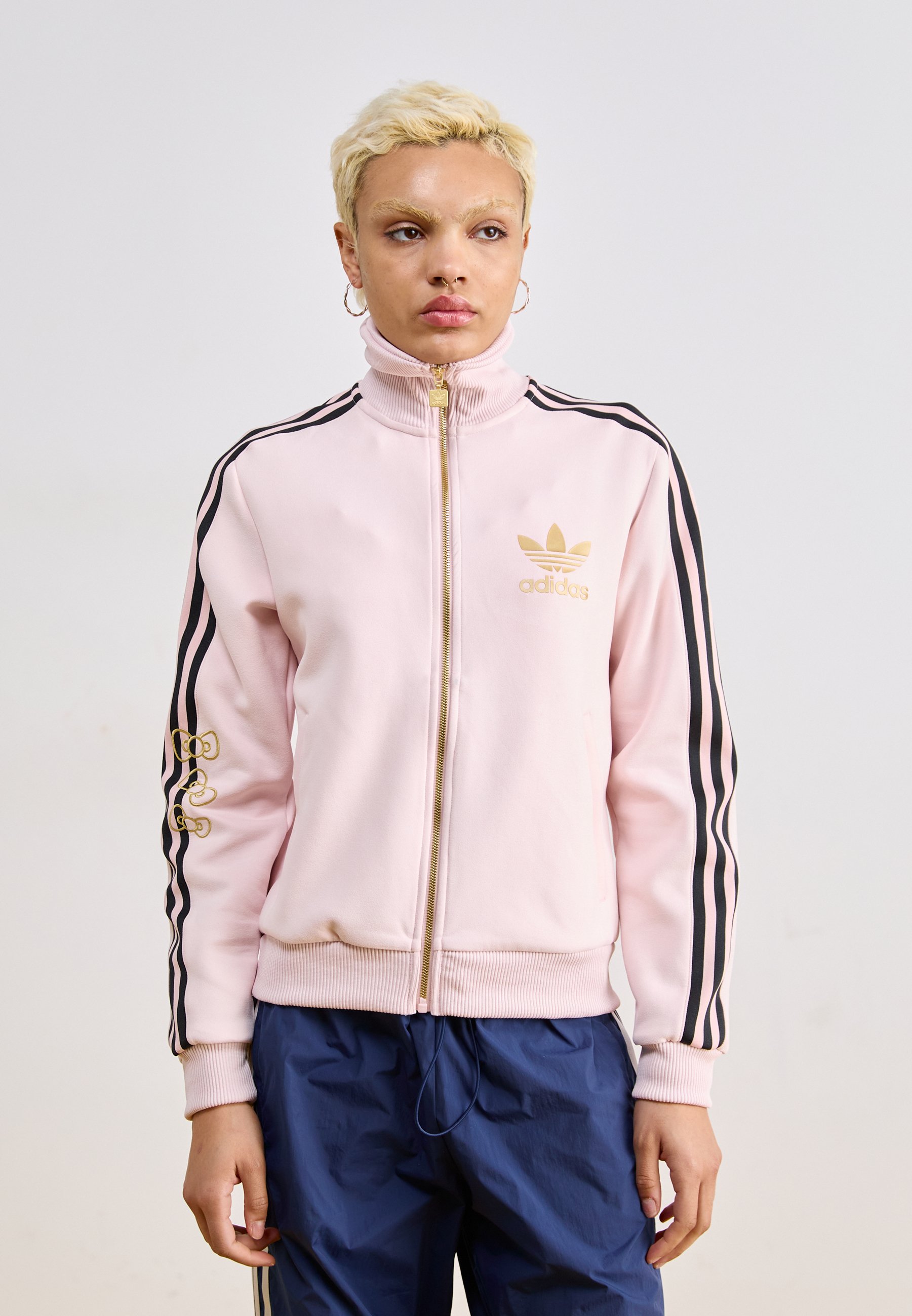 adidas sweat jacket　ショート丈　　ジャージ　フリル　y2k adidas Originals - 人気の短丈 y2k アディダス トラックトップ