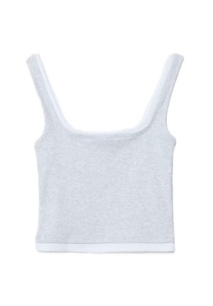 Hellgraues, kurzes Tanktop mit breiten Schulterträgern und quadratischem Ausschnitt vor weißem Hintergrund.