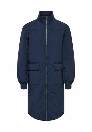 Garš tumši zils dūnu mētelis ar priekšējo rāvējslēdzēju, stāvo apkakli, divām atloku kabatām un ribotas aproces garām piedurknēm.