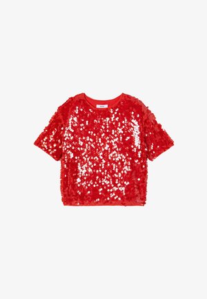 Haut rouge à manches courtes recouvert de sequins superposés, avec un col rond et une coupe ample. Texture lisse avec des accents brillants.