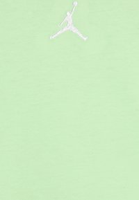 Jordan JORDAN ESSENTIALS SET - Camiseta básica - vapor green