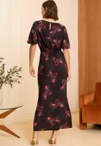 Love & Roses REGULAR FIT - Maksi suknelė - black floral