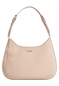 Sac en cuir de couleur rose pâle doux, en forme de hobo structurée, avec un motif de logo gravé et une bandoulière ajustable avec quincaillerie argentée.