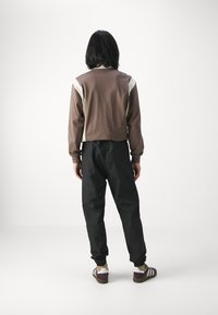 adidas Originals Cargobyxor - black