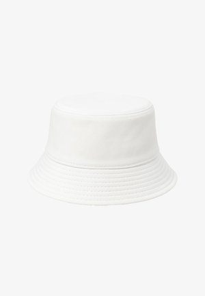 Cappello a secchiello bianco realizzato in tessuto liscio. Presenta una corona rotonda, una tesa ampia e floscia, e una cucitura testurizzata lungo il bordo.