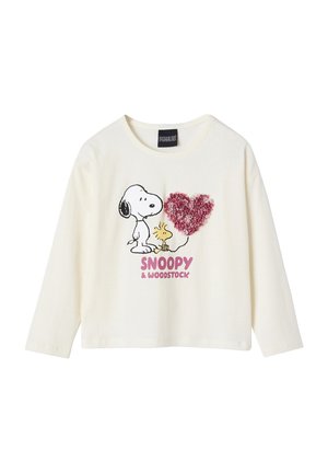 Langärmliges weißes Hemd mit Snoopy und Woodstock, die neben einem rosa strukturierten Herzluftballon stehen, und dem Text "Snoopy & Woodstock" in Rosa.