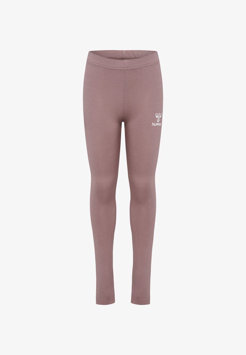Mauve Leggings aus elastischem Material, mit einem figurbetonten Design und einem kleinen weißen Logo an der linken Hüfte. Glatte Textur, in voller Länge.