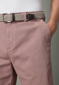 Next BELTED - REGULAR FIT - Shorts - pink