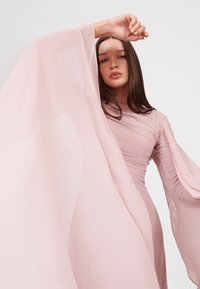 Maryisa Maksimekko - frosted pink