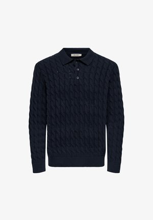 Pulóver de punto azul marino con un patrón de trenzas, que presenta un cuello con solapa y cierre de botón. Los puños y el dobladillo acanalados completan el diseño.