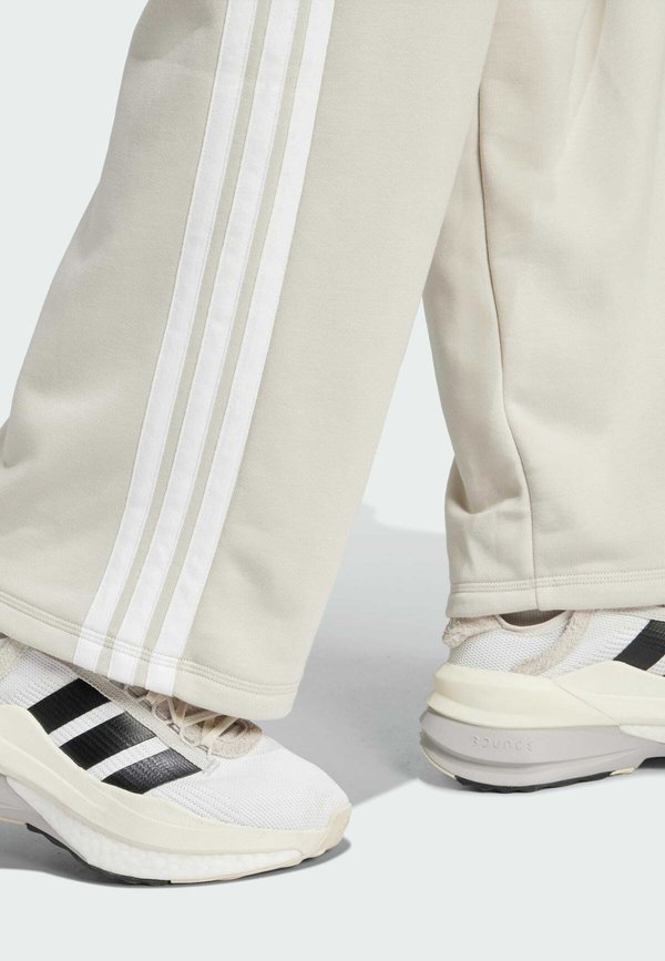 ESSENTIALS 3-STRIPES OPEN HEM - Tracksuit bottoms3