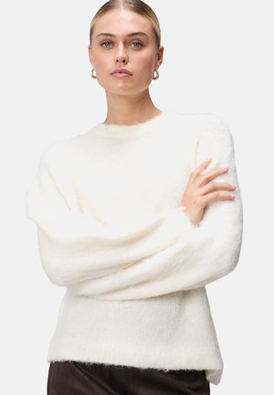- Sweter