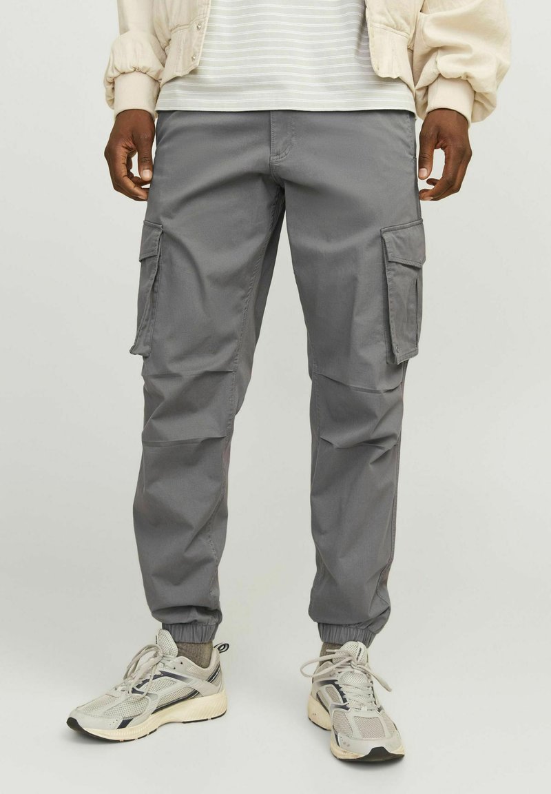 Jack & Jones JPSTKANE JJNOAH CUFFED - Kargopüksid - smoked pearl