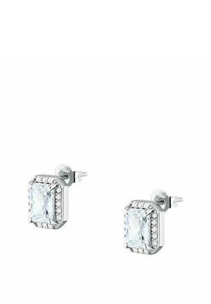 Orecchini a bottone con pietra preziosa trasparente taglio quadrato, circondati da piccoli cristalli e montati su impianti e perni in metallo argentato.