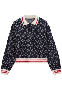 Granatowy krótki pulower z kołnierzykiem polo, zdobiony wzorem w diamenty i gwiazdy w złotym kolorze. Czerwono-białe paski na dolnej krawędzi i mankietach.