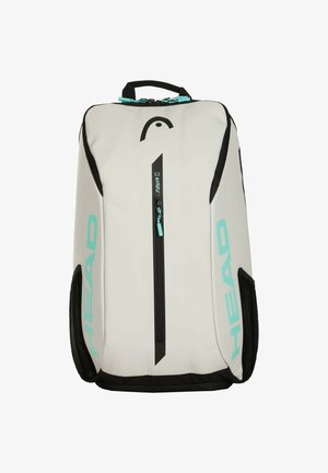 Lichtgrijze HEAD sportsrugzak met turquoise logo's, zwarte ritssluitingen en een bovenste draaghendel.